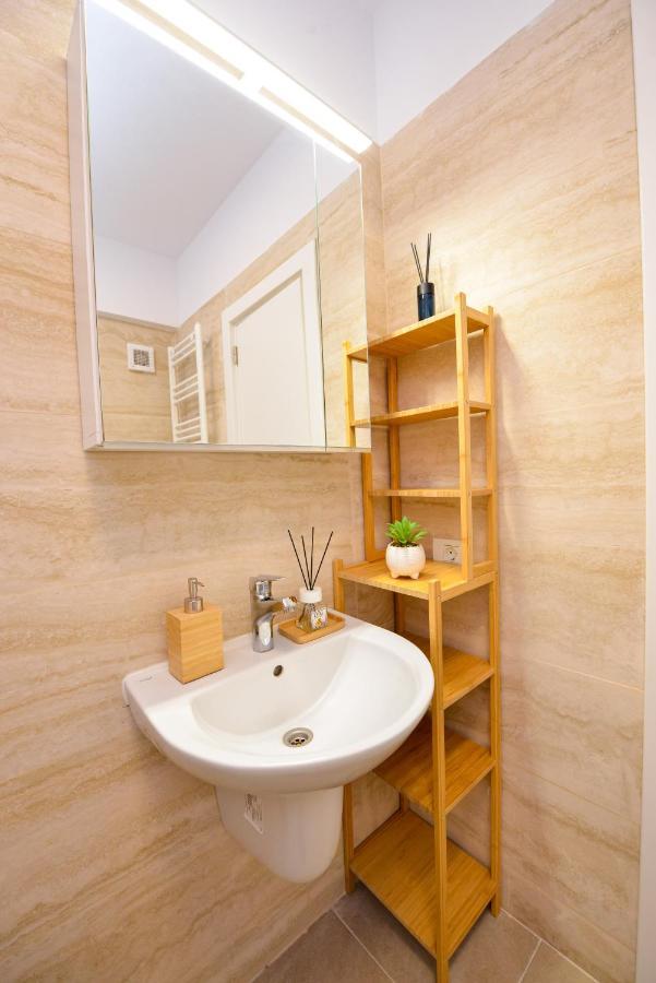 Sofia Cozy Apartment - Underground Private Parking بوخارست المظهر الخارجي الصورة