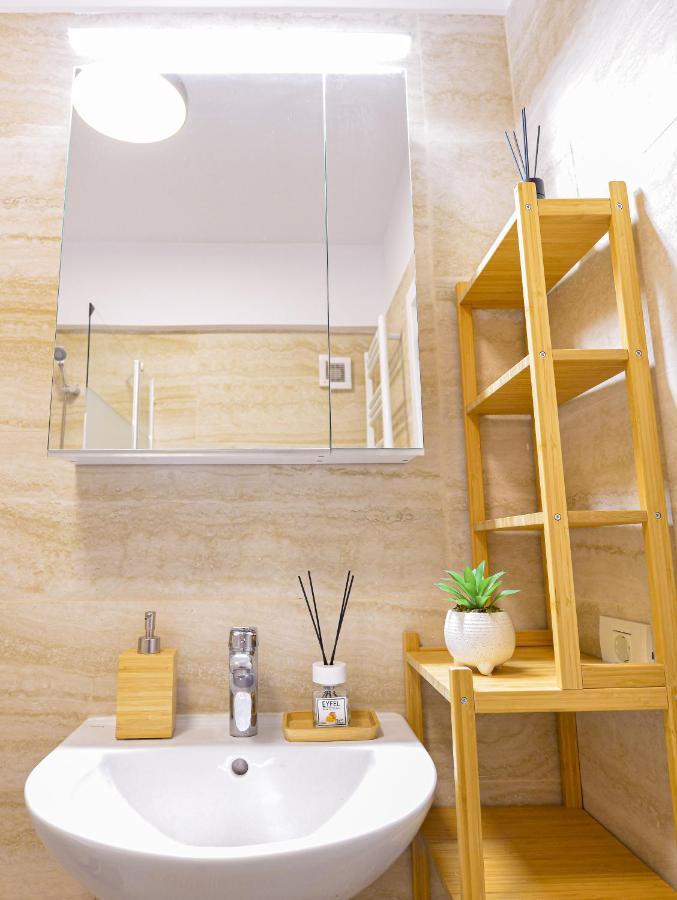 Sofia Cozy Apartment - Underground Private Parking بوخارست المظهر الخارجي الصورة