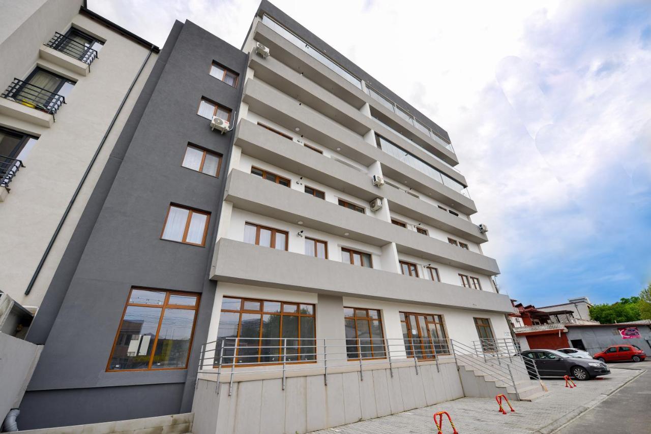 Sofia Cozy Apartment - Underground Private Parking بوخارست المظهر الخارجي الصورة